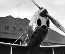 Het vliegtuigje de Ryan ST in zijn experimentele fase dat door L. Ron Hubbard is gefotografeerd voor het tijdschrift de Sportsman Pilot.