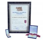 La Cravate d’Or avec rosette – National Federation of French Culture
For L. Ron Hubbards fremragende resultater inden for kunst, videnskab og litteratur.