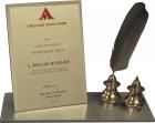 Writer of the Century Award – Mondadori PressFor den hjælp L. Ron Hubbards bøger har givet Menneskeheden.